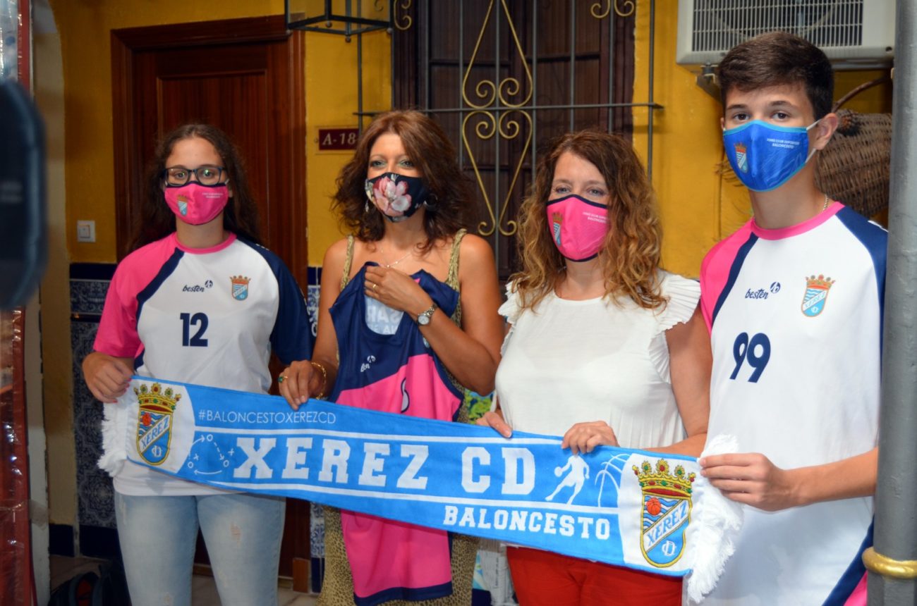La Reina Gitana' amadrina al Xerez Club Deportivo de Baloncesto en su  aventura en EBA | Baloncesto Xerez CD